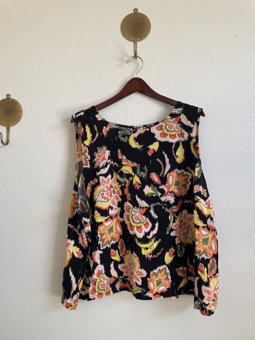 torrid Black Floral Tank with Coral and Yellow Flowers Size 3 New with Tags